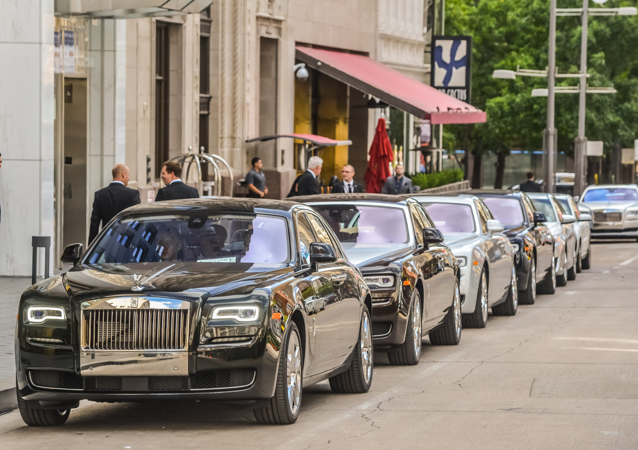 Driven: Rolls-Royce Ghost Series II. Rolling Big In Big D.