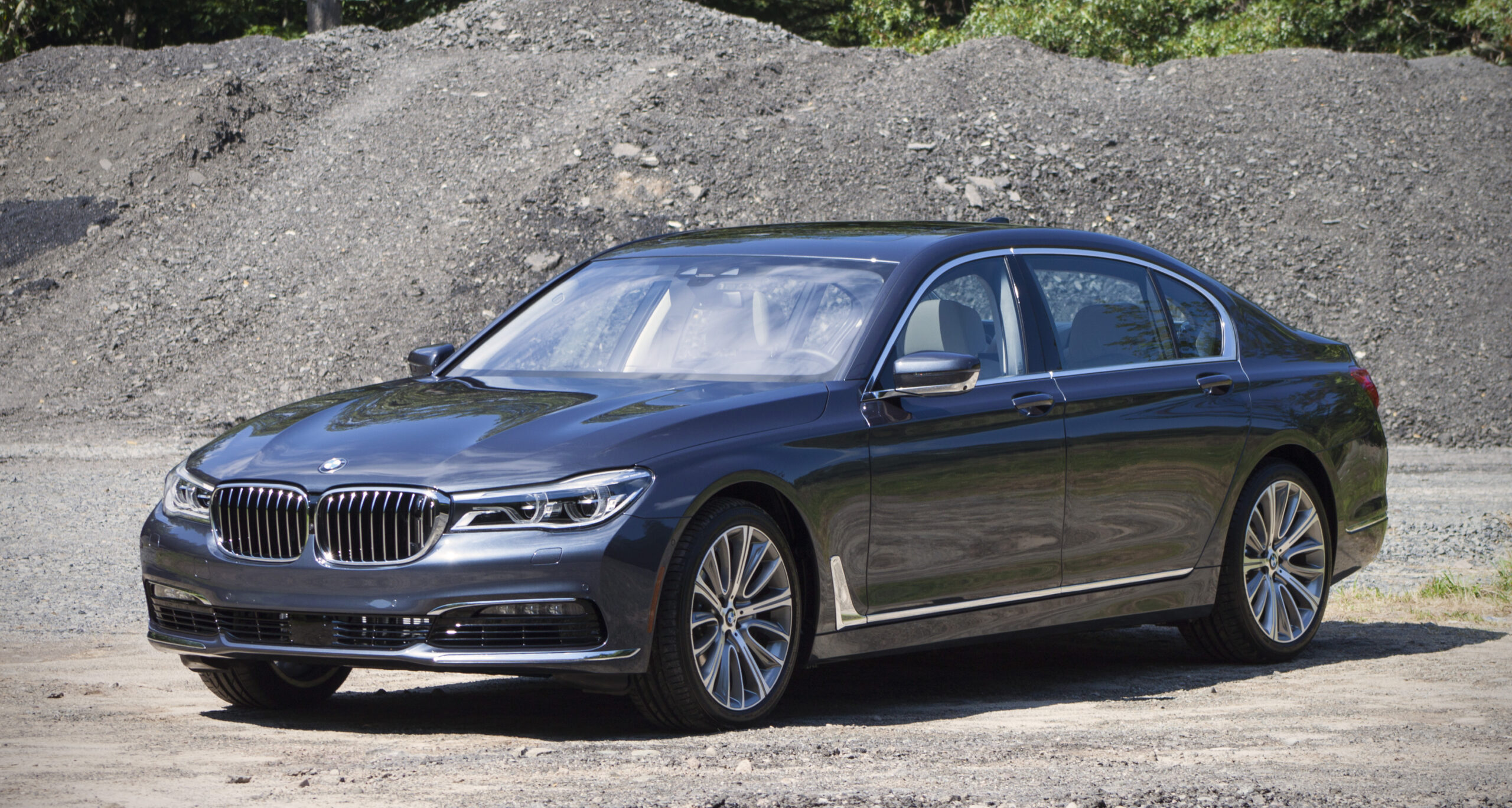 Driven: 2016 BMW 750i xDrive, Technology Meets Luxury