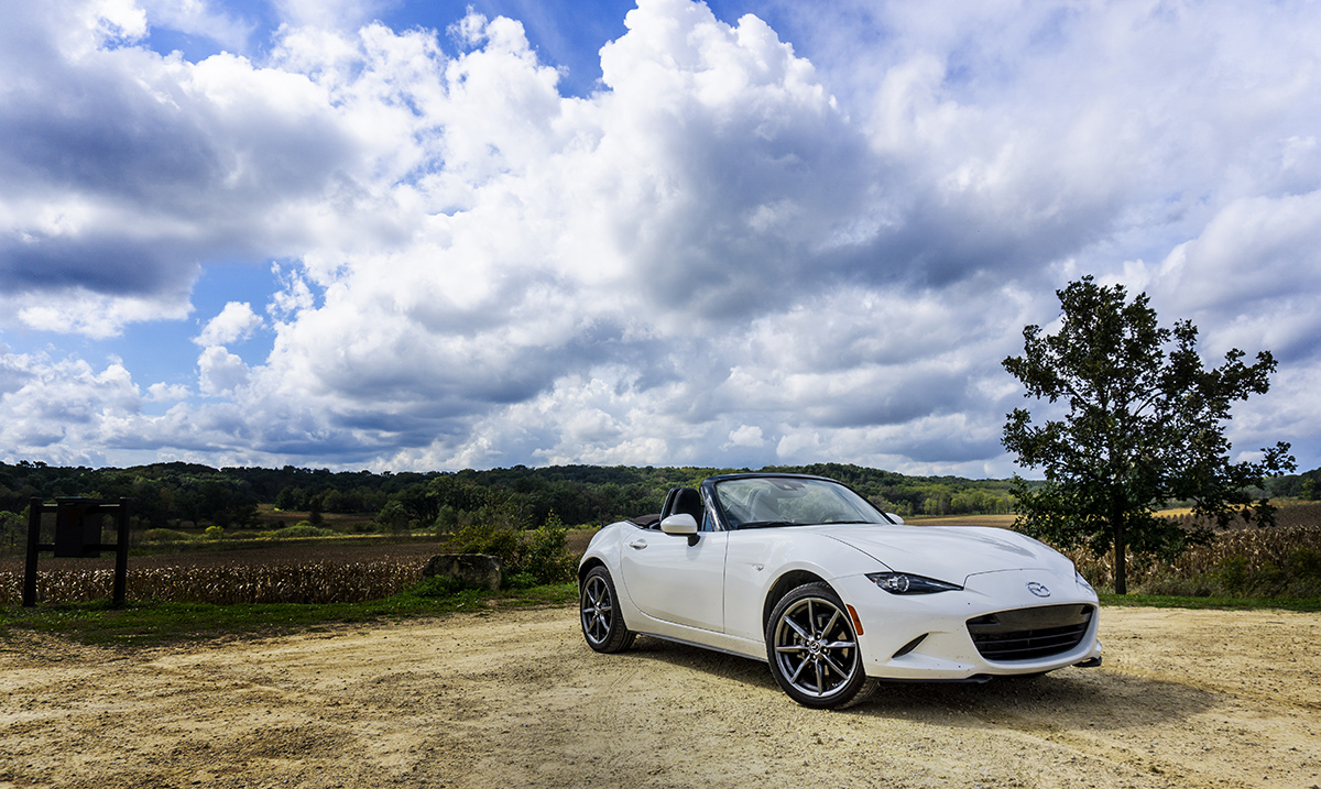 Driven: 2019 Mazda MX-5 Miata 6-speed, As God and Fangio Intended