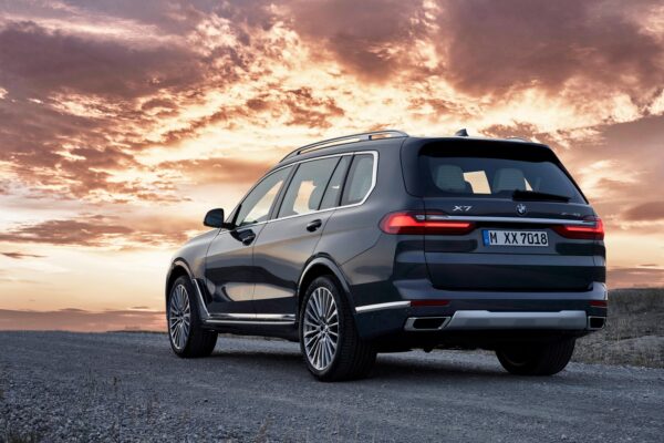The First-Ever 2019 BMW X7 Sports Activity Vehicle - We Are Motor Driven